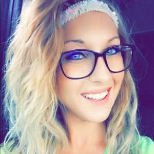 Meet your Posher, Laila